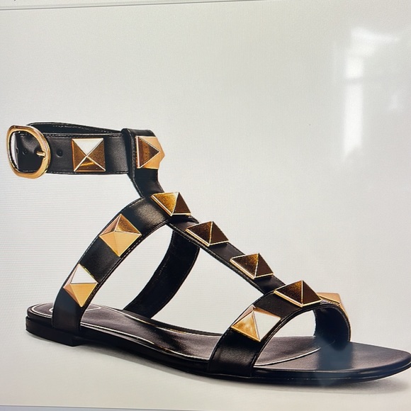 Valentino Garavani Roman Stud Sandala size 36 euro (authentic) - Picture 10 of 13